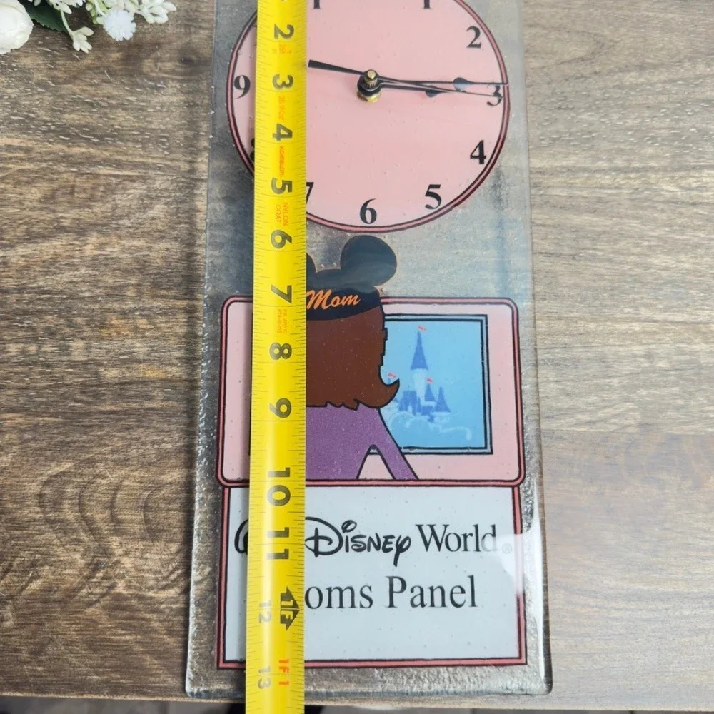 RARE Disney World Moms Panel Clock Fused Glass Signed Disney Collectible award